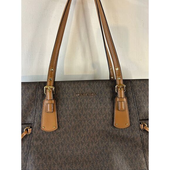 MK shoulder Michael Kors Voyager Signature Logo shoulder bag 16"x11" - Picture 8 of 11